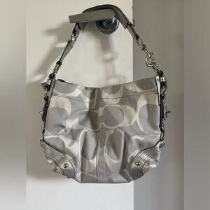 Preloved
Original Coach Signature
Carly Shoulder Bag in silver